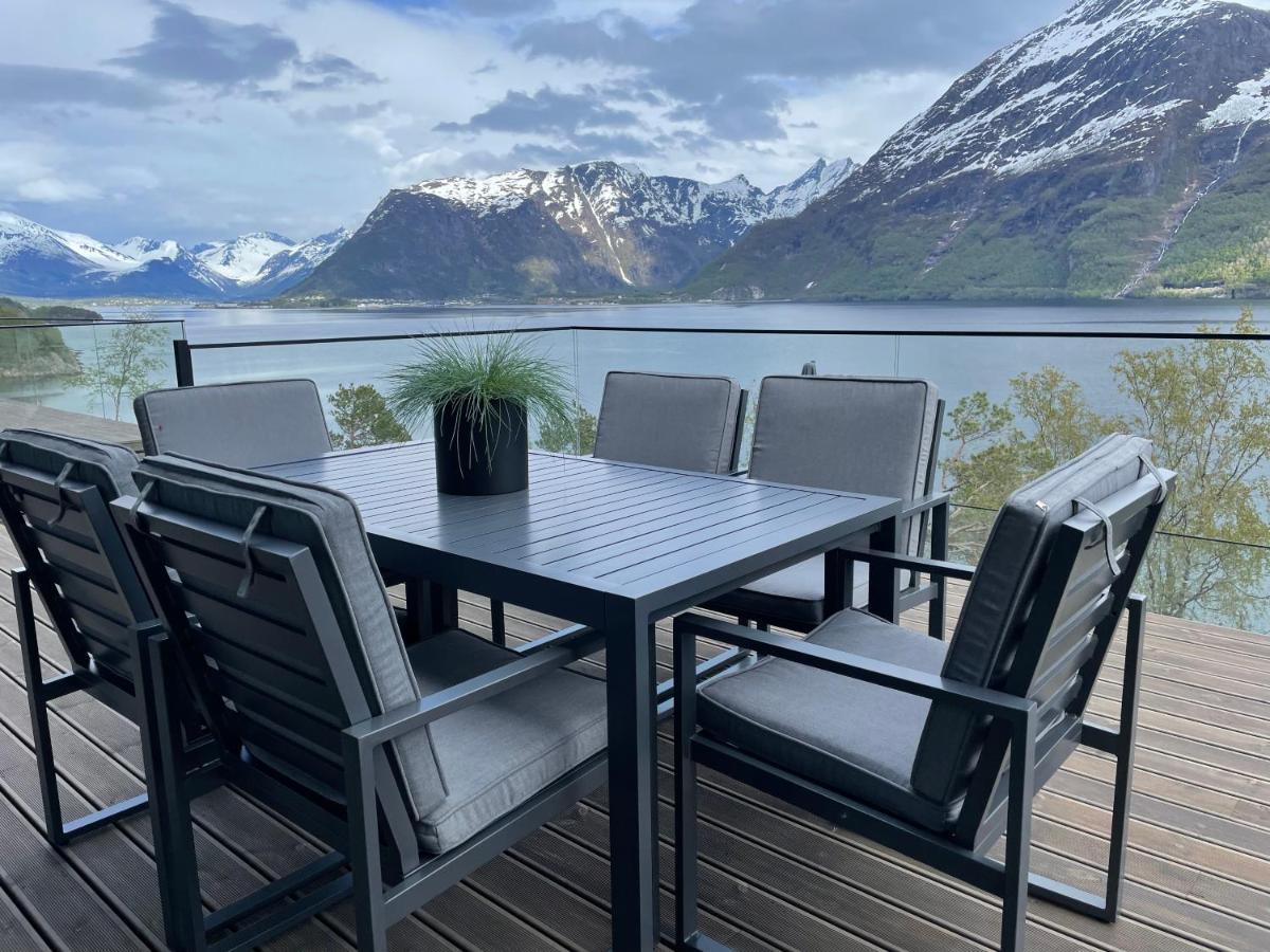 Villa Kristina / Andalsnes Torvik Luaran gambar